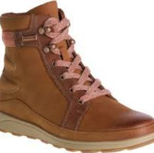 ISO Chaco Sierra Boot Adobe